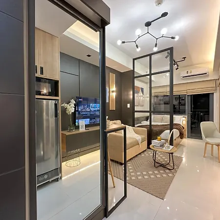 Brand-New Modern Suites With City View In Makati Cbd